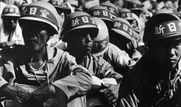 Nhà máy Minamata đã bị đóng cửa và liên đoàn lao động (công đoàn đầu tiên) đã đình công trong một năm